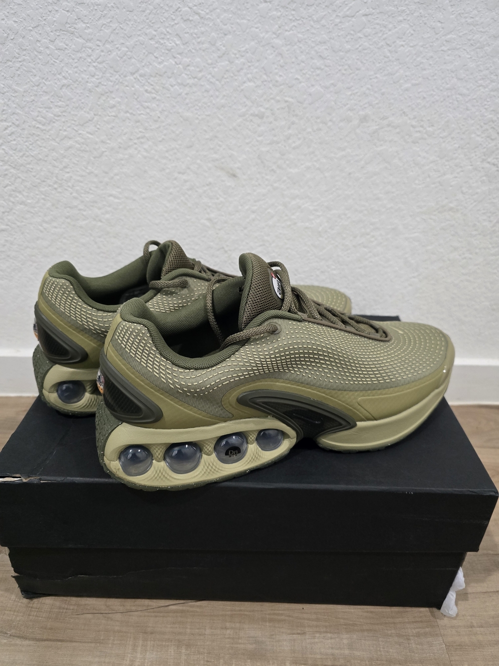 Men's Nike Air Max Dn - Picture 2 of 8